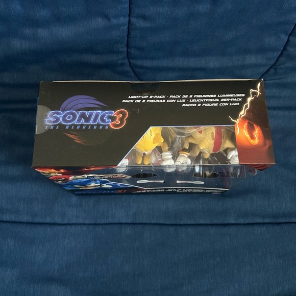 Sonic the Hedgehog 3: Super Shadow / Super Sonic Light-Up 2-Pack - Picture 11 of 12